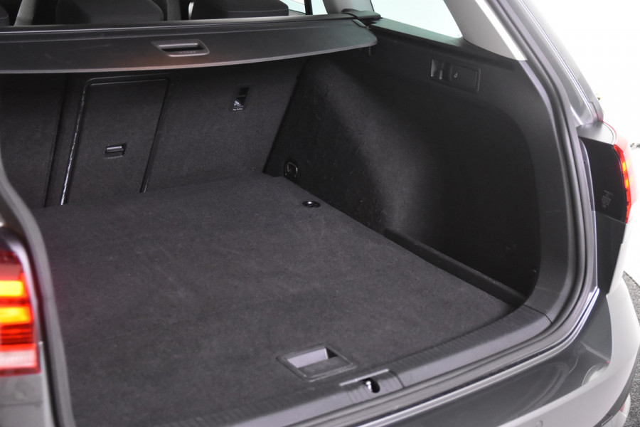 Volkswagen Golf Variant 1.0 TSI iQ Drive *1ste Eigenaar*Navigatie*Trekhaak*