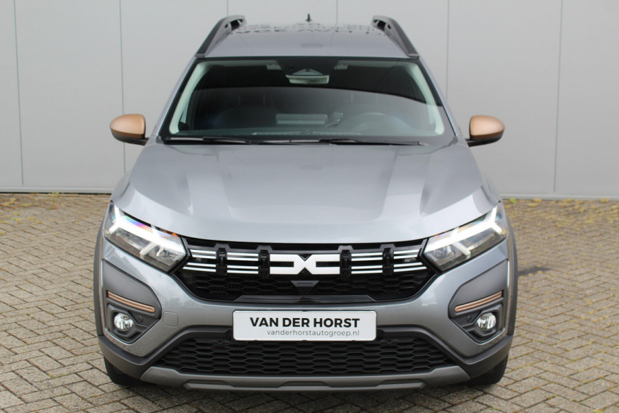 Dacia Jogger 1.0-110pk TCe 110 Extreme+ 7-zitter ! Zeer nette en erg praktische Dacia ! Autm. airco, metallic lak, stoelverwarming, LM wielen+all season banden, cruise control, pdc v+a, dodehoek assistent, camera, navigatie, telefoonvoorb.,  etc.