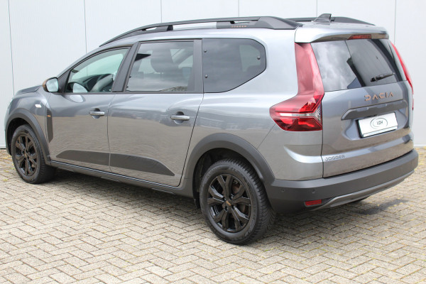 Dacia Jogger 1.0-110pk TCe 110 Extreme+ 7-zitter ! Zeer nette en erg praktische Dacia ! Autm. airco, metallic lak, stoelverwarming, LM wielen+all season banden, cruise control, pdc v+a, dodehoek assistent, camera, navigatie, telefoonvoorb.,  etc.