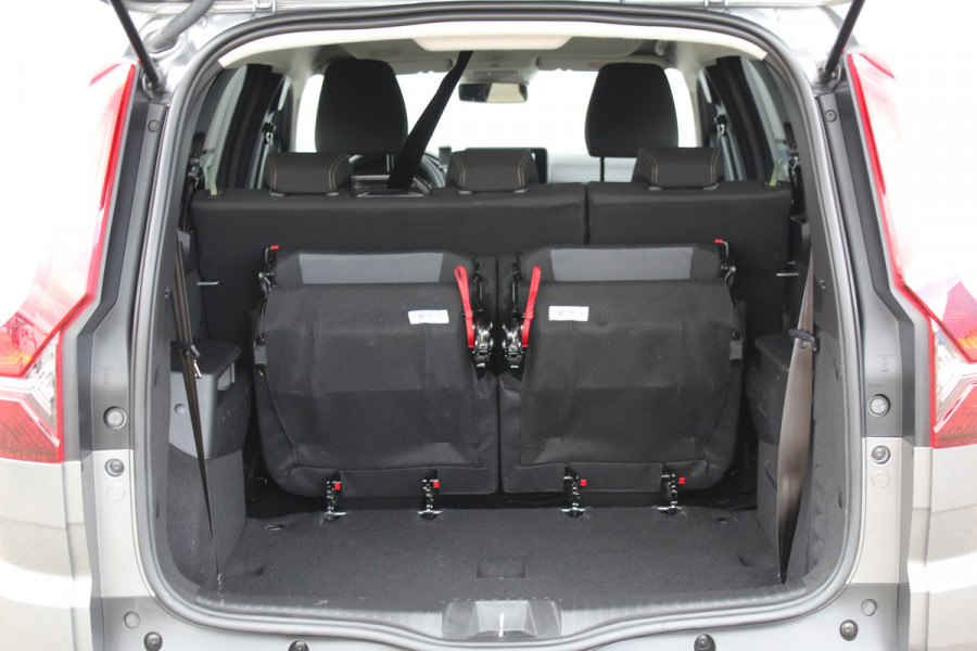 Dacia Jogger 1.0-110pk TCe 110 Extreme+ 7-zitter ! Zeer nette en erg praktische Dacia ! Autm. airco, metallic lak, stoelverwarming, LM wielen+all season banden, cruise control, pdc v+a, dodehoek assistent, camera, navigatie, telefoonvoorb.,  etc.