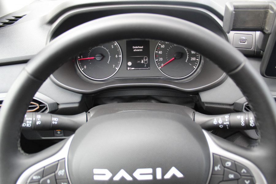 Dacia Jogger 1.0-110pk TCe 110 Extreme+ 7-zitter ! Zeer nette en erg praktische Dacia ! Autm. airco, metallic lak, stoelverwarming, LM wielen+all season banden, cruise control, pdc v+a, dodehoek assistent, camera, navigatie, telefoonvoorb.,  etc.
