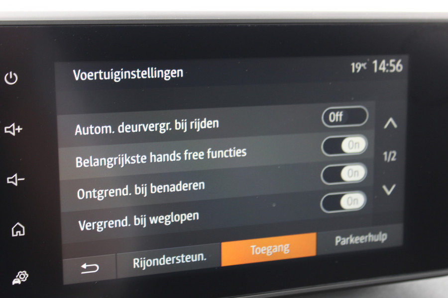 Dacia Jogger 1.0-110pk TCe 110 Extreme+ 7-zitter ! Zeer nette en erg praktische Dacia ! Autm. airco, metallic lak, stoelverwarming, LM wielen+all season banden, cruise control, pdc v+a, dodehoek assistent, camera, navigatie, telefoonvoorb.,  etc.
