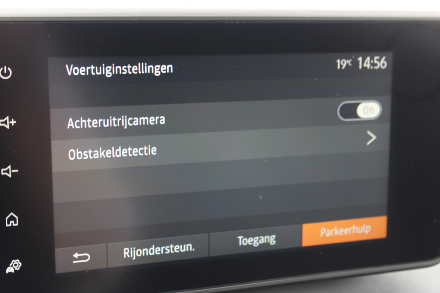 Dacia Jogger 1.0-110pk TCe 110 Extreme+ 7-zitter ! Zeer nette en erg praktische Dacia ! Autm. airco, metallic lak, stoelverwarming, LM wielen+all season banden, cruise control, pdc v+a, dodehoek assistent, camera, navigatie, telefoonvoorb.,  etc.