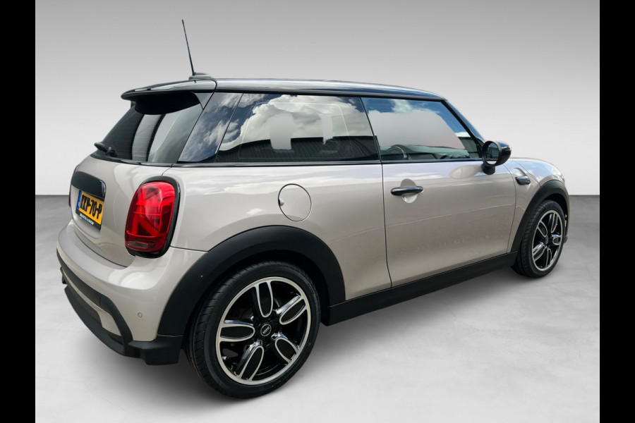 MINI 3-deurs 1.5 Cooper Camden Edition 136PK 17''DAB/ NAVI/CRUISE/ECC/PDC/CARPLAY/SPORTSTOELEN///