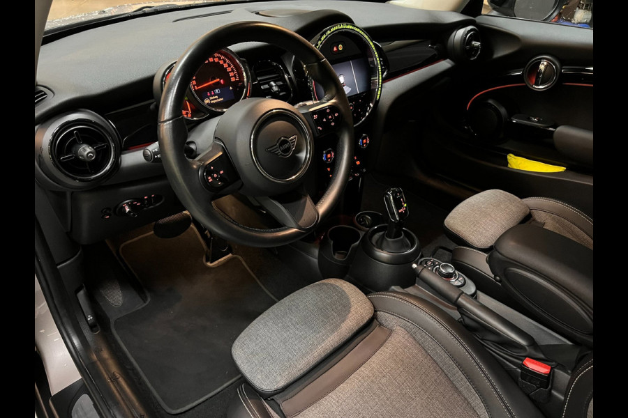 MINI 3-deurs 1.5 Cooper Camden Edition 136PK 17''DAB/ NAVI/CRUISE/ECC/PDC/CARPLAY/SPORTSTOELEN///