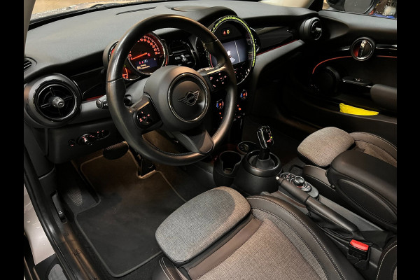 MINI 3-deurs 1.5 Cooper Camden Edition 136PK 17''DAB/ NAVI/CRUISE/ECC/PDC/CARPLAY/SPORTSTOELEN///