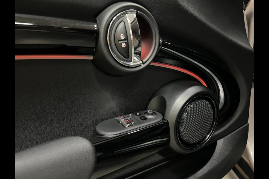 MINI 3-deurs 1.5 Cooper Camden Edition 136PK 17''DAB/ NAVI/CRUISE/ECC/PDC/CARPLAY/SPORTSTOELEN///