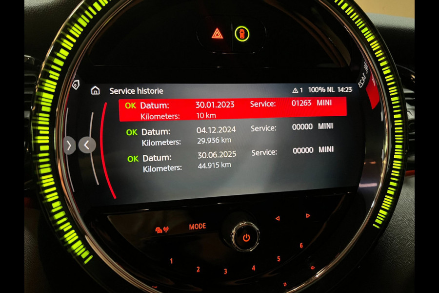 MINI 3-deurs 1.5 Cooper Camden Edition 136PK 17''DAB/ NAVI/CRUISE/ECC/PDC/CARPLAY/SPORTSTOELEN///