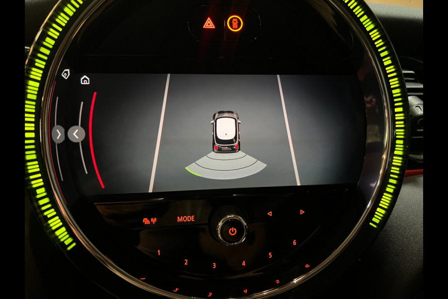 MINI 3-deurs 1.5 Cooper Camden Edition 136PK 17''DAB/ NAVI/CRUISE/ECC/PDC/CARPLAY/SPORTSTOELEN///