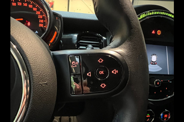MINI 3-deurs 1.5 Cooper Camden Edition 136PK 17''DAB/ NAVI/CRUISE/ECC/PDC/CARPLAY/SPORTSTOELEN///
