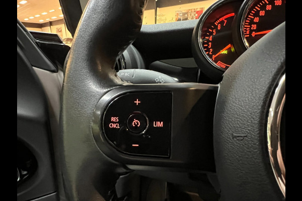 MINI 3-deurs 1.5 Cooper Camden Edition 136PK 17''DAB/ NAVI/CRUISE/ECC/PDC/CARPLAY/SPORTSTOELEN///