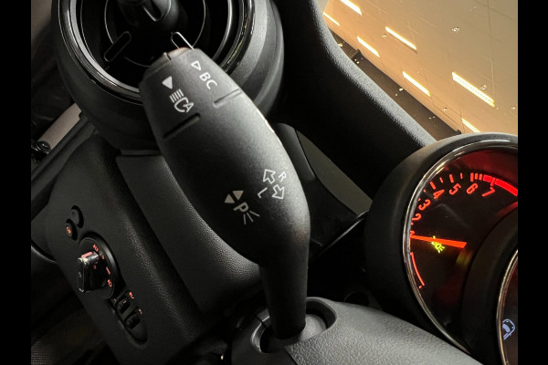MINI 3-deurs 1.5 Cooper Camden Edition 136PK 17''DAB/ NAVI/CRUISE/ECC/PDC/CARPLAY/SPORTSTOELEN///