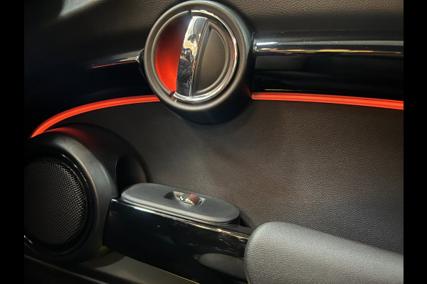 MINI 3-deurs 1.5 Cooper Camden Edition 136PK 17''DAB/ NAVI/CRUISE/ECC/PDC/CARPLAY/SPORTSTOELEN///