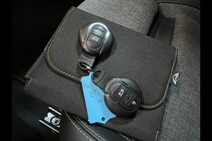 MINI 3-deurs 1.5 Cooper Camden Edition 136PK 17''DAB/ NAVI/CRUISE/ECC/PDC/CARPLAY/SPORTSTOELEN///