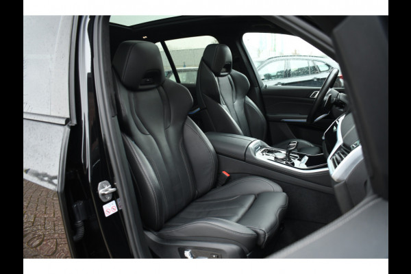 BMW X5 xDrive45e M-Sport SkyLounge M-zetels 4WS ACC Trekh 360 2xTV Carbon HUD