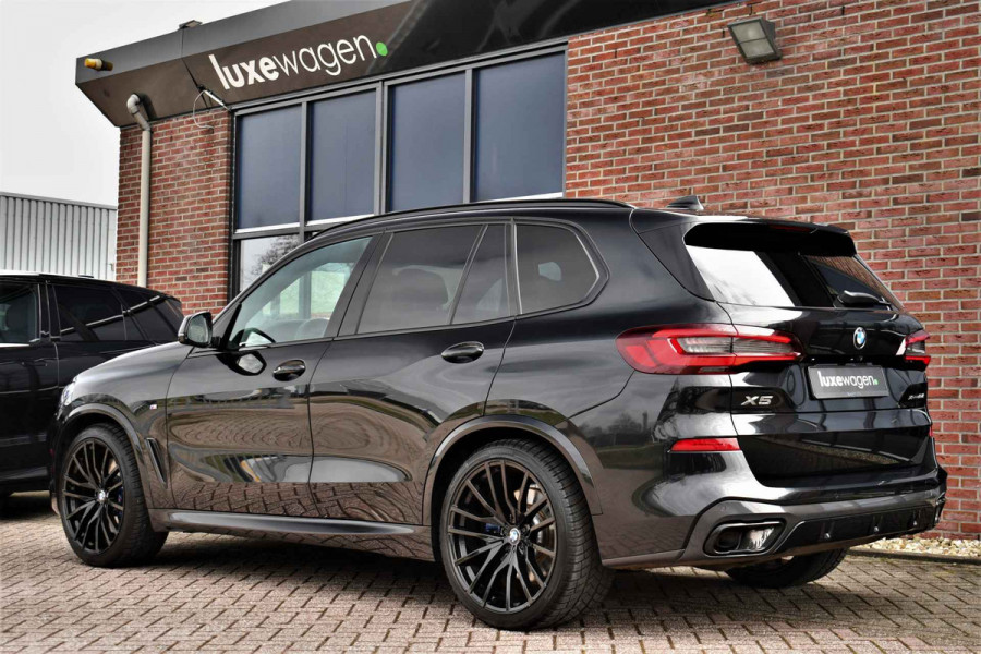 BMW X5 xDrive45e M-Sport SkyLounge M-zetels 4WS ACC Trekh 360 2xTV Carbon HUD