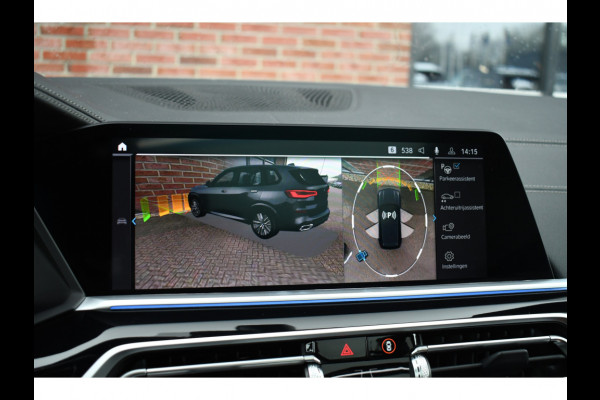 BMW X5 xDrive45e M-Sport SkyLounge M-zetels 4WS ACC Trekh 360 2xTV Carbon HUD