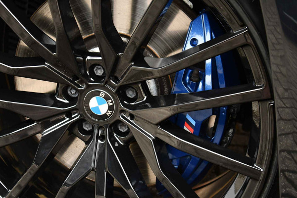BMW X5 xDrive45e M-Sport SkyLounge M-zetels 4WS ACC Trekh 360 2xTV Carbon HUD