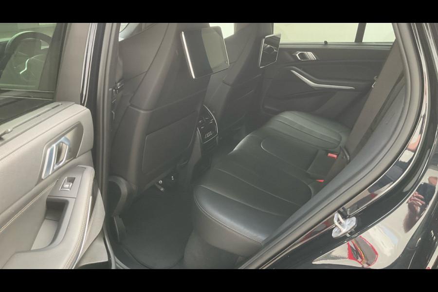 BMW X5 xDrive45e M-Sport SkyLounge M-zetels 4WS ACC Trekh 360 2xTV Carbon HUD