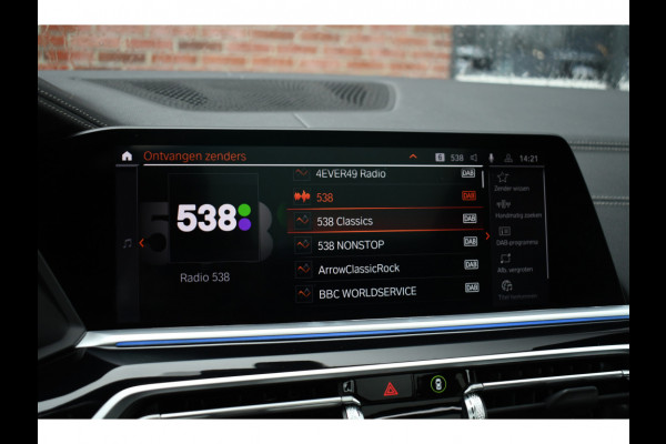 BMW X5 xDrive45e M-Sport SkyLounge M-zetels 4WS ACC Trekh 360 2xTV Carbon HUD