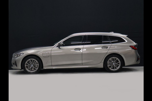 BMW 3 Serie Touring 330e eDrive M Sport [CAMERA, APPLE CARPLAY, ANDROID, TREKHAAK, CRUISE, STOELVERWARMING, ELEKTRISCHE ACHTERKLEP, PDC, NAVIGATIE, NIEUWSTAAT]