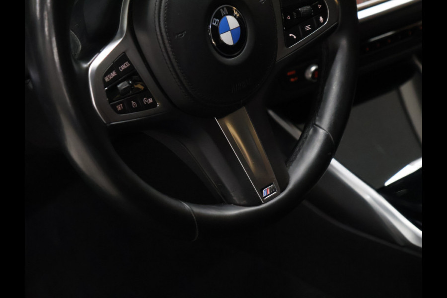 BMW 3 Serie Touring 330e eDrive M Sport [CAMERA, APPLE CARPLAY, ANDROID, TREKHAAK, CRUISE, STOELVERWARMING, ELEKTRISCHE ACHTERKLEP, PDC, NAVIGATIE, NIEUWSTAAT]