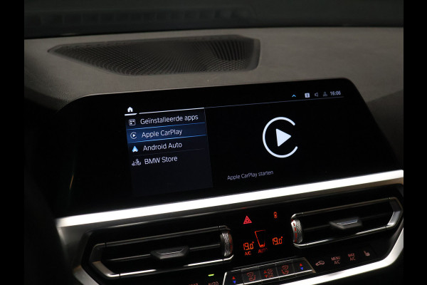 BMW 3 Serie Touring 330e eDrive M Sport [CAMERA, APPLE CARPLAY, ANDROID, TREKHAAK, CRUISE, STOELVERWARMING, ELEKTRISCHE ACHTERKLEP, PDC, NAVIGATIE, NIEUWSTAAT]