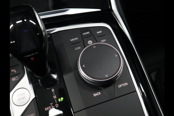 BMW 3 Serie Touring 330e eDrive M Sport [CAMERA, APPLE CARPLAY, ANDROID, TREKHAAK, CRUISE, STOELVERWARMING, ELEKTRISCHE ACHTERKLEP, PDC, NAVIGATIE, NIEUWSTAAT]