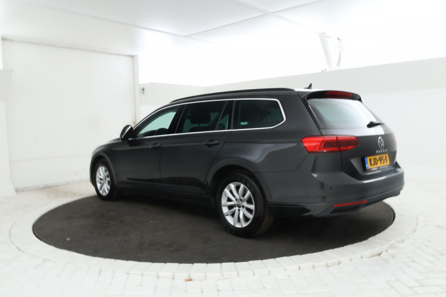 Volkswagen Passat Variant 1.6 TDI Elegance Business R Automaat, Panorama, Trekhaak!