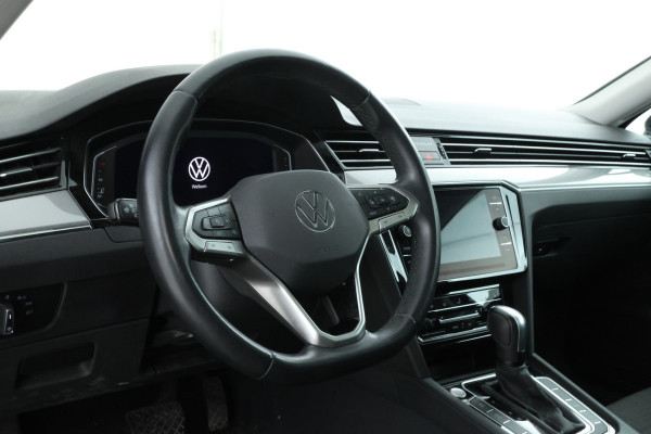 Volkswagen Passat Variant 1.6 TDI Elegance Business R Automaat, Panorama, Trekhaak!