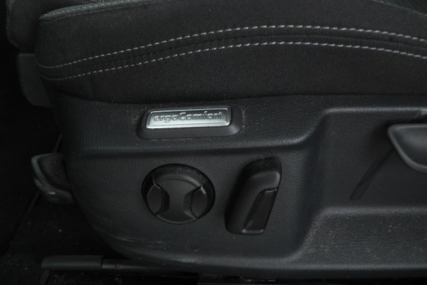 Volkswagen Passat Variant 1.6 TDI Elegance Business R Automaat, Panorama, Trekhaak!
