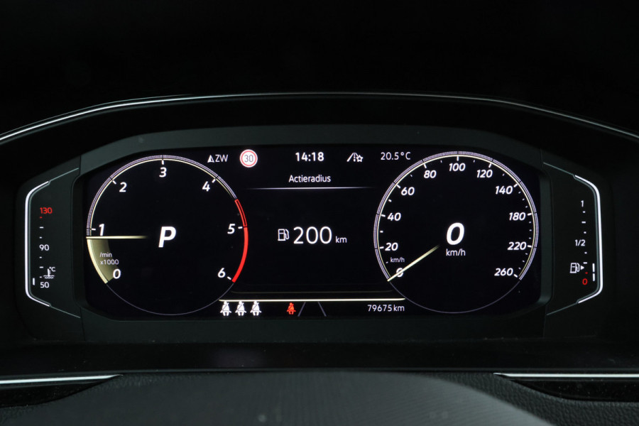 Volkswagen Passat Variant 1.6 TDI Elegance Business R Automaat, Panorama, Trekhaak!