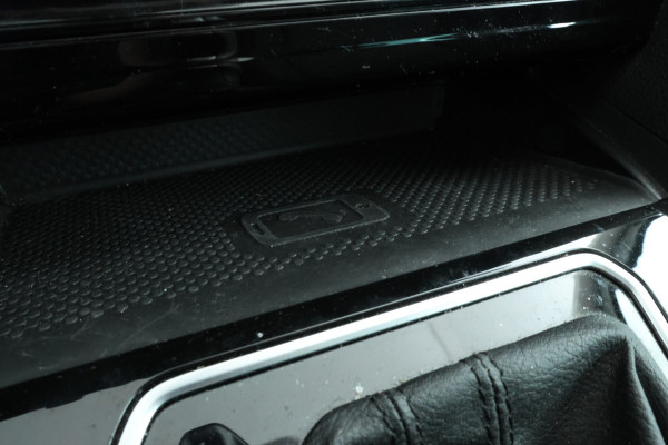 Volkswagen Passat Variant 1.6 TDI Elegance Business R Automaat, Panorama, Trekhaak!