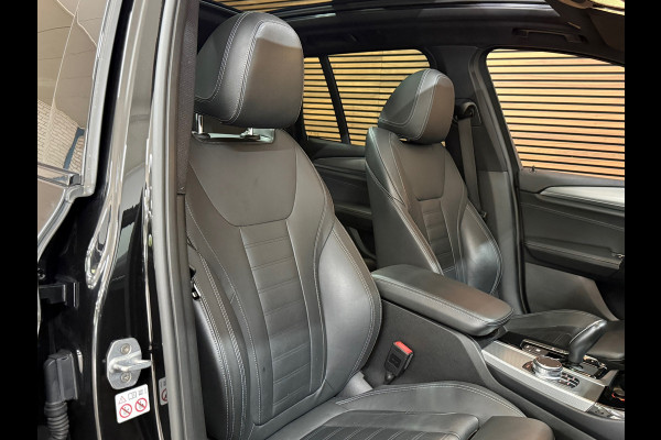 BMW X3 XDrive30i High Ex. M-Sport | Shadow-Line | Pano | Trekhaak | 20"| Ambient | Driving + Park Assist | Adaptief M-onderstel