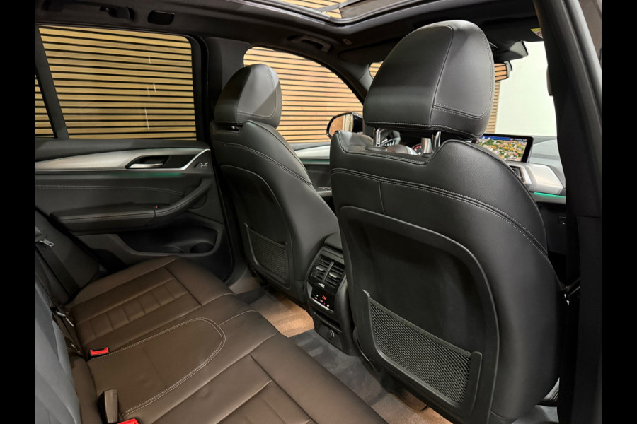 BMW X3 XDrive30i High Ex. M-Sport | Shadow-Line | Pano | Trekhaak | 20"| Ambient | Driving + Park Assist | Adaptief M-onderstel