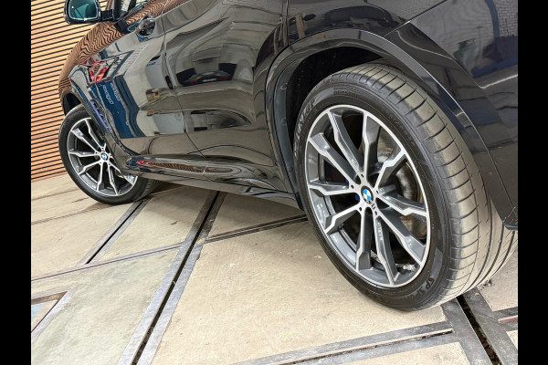 BMW X3 XDrive30i High Ex. M-Sport | Shadow-Line | Pano | Trekhaak | 20"| Ambient | Driving + Park Assist | Adaptief M-onderstel