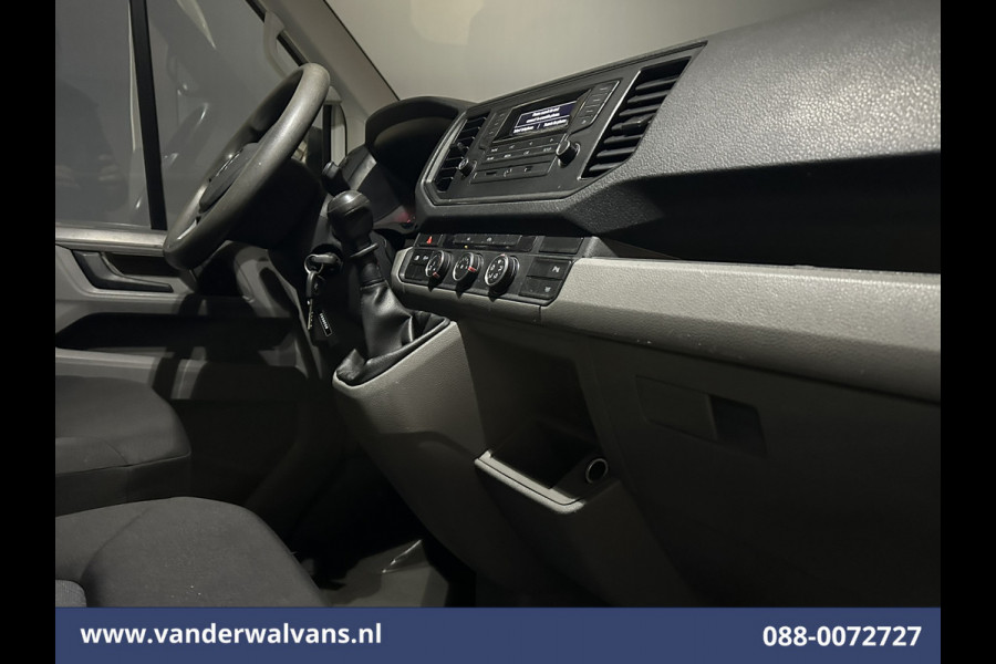 Volkswagen Crafter 2.0 TDI 140pk L3H2 L2H1 Euro6 Airco | 3000kg Trekhaak | Parkeersensoren Bijrijdersbank