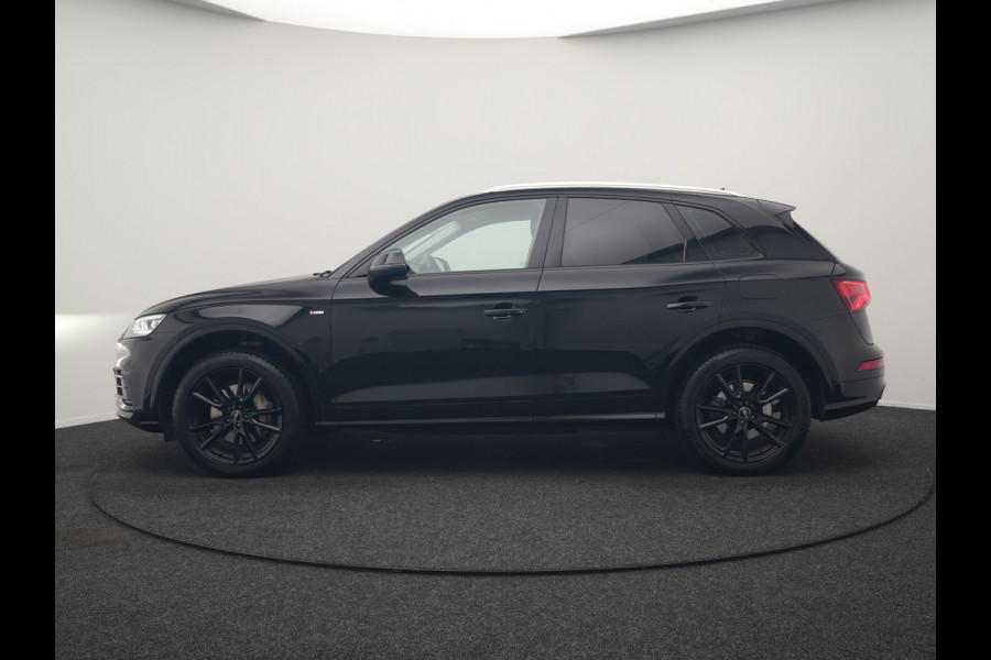 Audi Q5 50 TFSI e Quattro S Line PHEV 300pk Dealer O.H. | Trekhaak Af Fabriek | Sportstoelen Verwarmd | Keyless | 20"L.M | Apple Carplay | Virtual Cockpit | Navigatie | DAB | Plug In Hybrid |