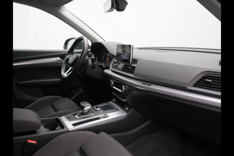Audi Q5 50 TFSI e Quattro S Line PHEV 300pk Dealer O.H. | Trekhaak Af Fabriek | Sportstoelen Verwarmd | Keyless | 20"L.M | Apple Carplay | Virtual Cockpit | Navigatie | DAB | Plug In Hybrid |