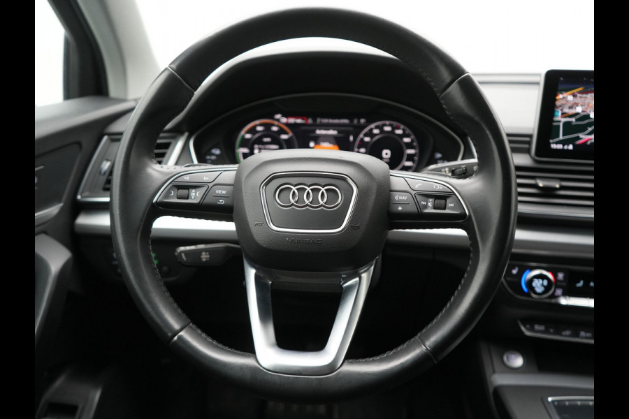 Audi Q5 50 TFSI e Quattro S Line PHEV 300pk Dealer O.H. | Trekhaak Af Fabriek | Sportstoelen Verwarmd | Keyless | 20"L.M | Apple Carplay | Virtual Cockpit | Navigatie | DAB | Plug In Hybrid |