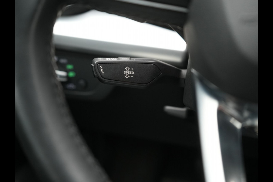 Audi Q5 50 TFSI e Quattro S Line PHEV 300pk Dealer O.H. | Trekhaak Af Fabriek | Sportstoelen Verwarmd | Keyless | 20"L.M | Apple Carplay | Virtual Cockpit | Navigatie | DAB | Plug In Hybrid |