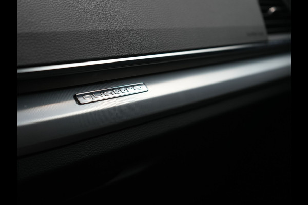 Audi Q5 50 TFSI e Quattro S Line PHEV 300pk Dealer O.H. | Trekhaak Af Fabriek | Sportstoelen Verwarmd | Keyless | 20"L.M | Apple Carplay | Virtual Cockpit | Navigatie | DAB | Plug In Hybrid |