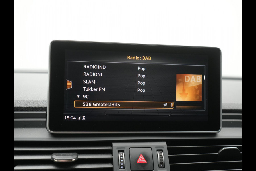 Audi Q5 50 TFSI e Quattro S Line PHEV 300pk Dealer O.H. | Trekhaak Af Fabriek | Sportstoelen Verwarmd | Keyless | 20"L.M | Apple Carplay | Virtual Cockpit | Navigatie | DAB | Plug In Hybrid |