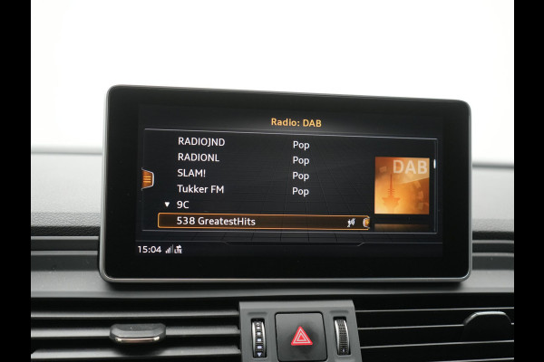 Audi Q5 50 TFSI e Quattro S Line PHEV 300pk Dealer O.H. | Trekhaak Af Fabriek | Sportstoelen Verwarmd | Keyless | 20"L.M | Apple Carplay | Virtual Cockpit | Navigatie | DAB | Plug In Hybrid |