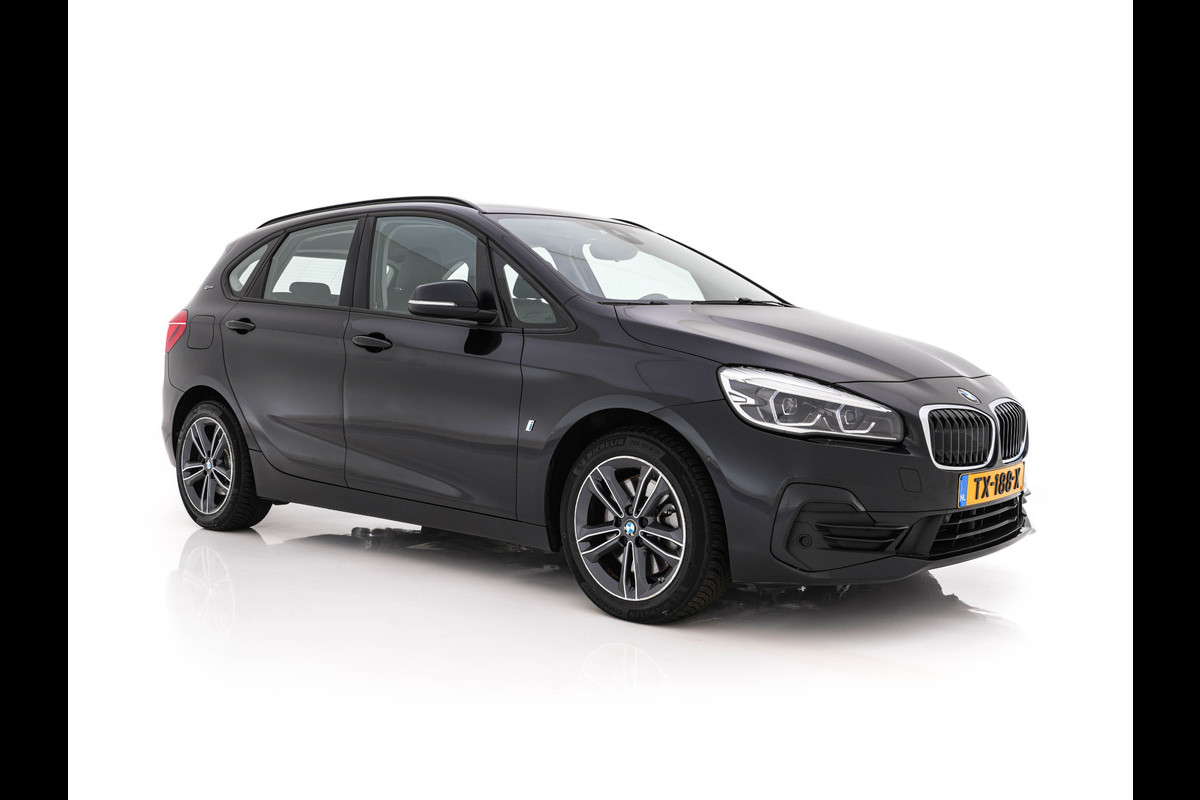 BMW 2 Serie Active Tourer 225xe iPerformance Saphir Edition {SOH-84%} Aut. *LEATHER | HEAD-UP | FULL-LED | HEATED-SPORTSEATS | CAMERA | NAVI-FULLMAP | PRIVACY-GLASS | ECC | PDC | 17''ALU*