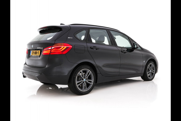 BMW 2 Serie Active Tourer 225xe iPerformance Saphir Edition {SOH-84%} Aut. *LEATHER | HEAD-UP | FULL-LED | HEATED-SPORTSEATS | CAMERA | NAVI-FULLMAP | PRIVACY-GLASS | ECC | PDC | 17''ALU*