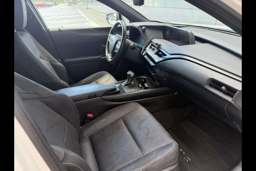 Lexus UX 250h Executive Line