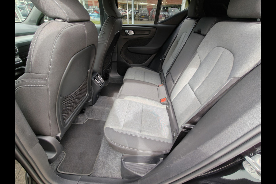 Volvo XC40 B3 180PK Plus Dark | H&K | Elektr. Stoelen | verw. Voorstoelen | ACC | 19''