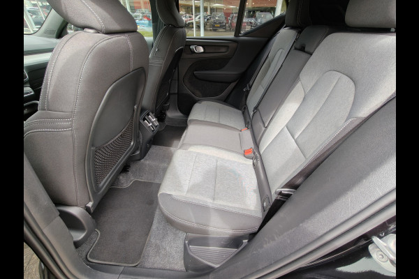 Volvo XC40 B3 180PK Plus Dark | H&K | Elektr. Stoelen | verw. Voorstoelen | ACC | 19''