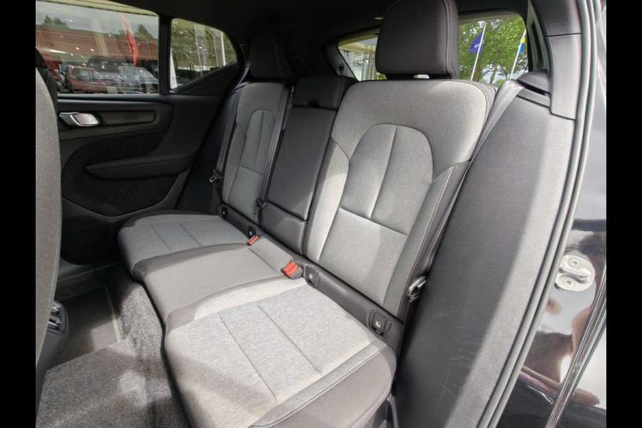 Volvo XC40 B3 180PK Plus Dark | H&K | Elektr. Stoelen | verw. Voorstoelen | ACC | 19''